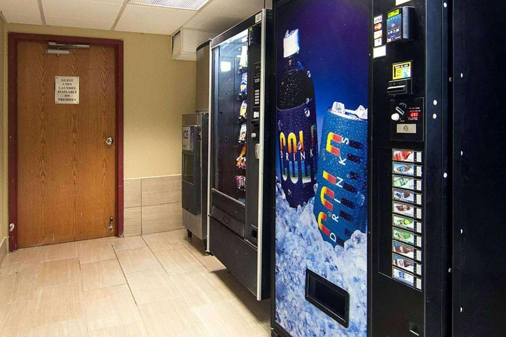 クオリティ イン スターテバント ラシーン Sturtevant エクステリア 写真